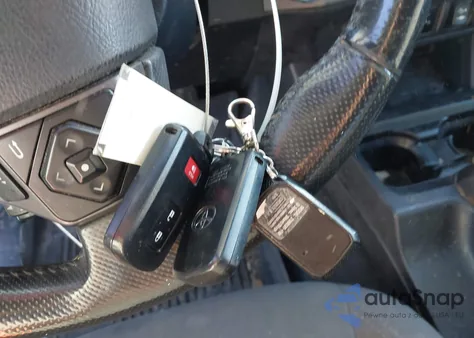 2017 Toyota Tacoma Trd Sport from USA, damaged, VIN 3TMCZ5AN6HM112028